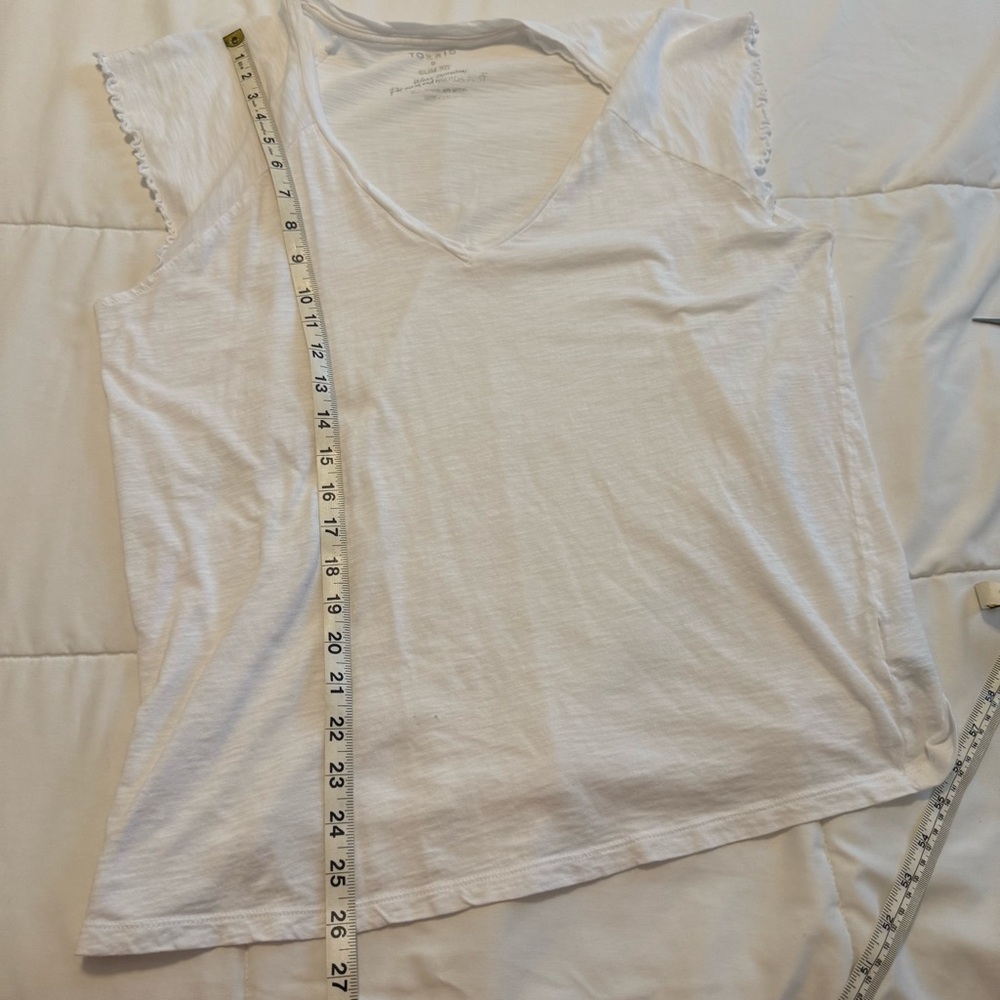 Torrid White Flutter Sleeve Top - size 0x - Picture 7 of 9